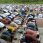 Foto: Sholat Id Jamaah Muslim Kab. Teluk Bintuni di Lapangan GSG Bintuni, Senin (31/03/2025)