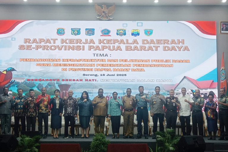 Rapat Kerja Kepala Daerah Se Papua Barat Daya