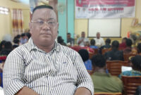 Kepala Dinas Perindustrian, Perdagangan, Koperasi, dan Usaha Kecil Menengah (Perindakop dan UKM), Ongen Pattikawa memberikan penjelasan dalam giat Sosialisasi Pemberntukan Kopda Merah Putih Sabtu, (31/05/2025).