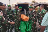 Jenazah Praka Amin Nurohman, Prajurit TNI Satgas Yonif 410/AB, di lepaskan untuk di berangkatkan ke kampung halamannya