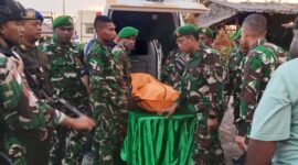 Jenazah Praka Amin Nurohman, Prajurit TNI Satgas Yonif 410/AB, di lepaskan untuk di berangkatkan ke kampung halamannya