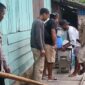 Satuan Reserse Narkoba (Satresnarkoba) Polres Teluk Bintuni menyita puluhan liter minuman keras lokal jenis cap tikus (CT) pada sebuah rumah warga milik (D.K) yang beralamat di belakang kompleks Masui Distrik Bintuni Barat Kabupaten Teluk Bintuni, Jumat (10/10/2025).