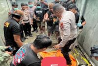 Istri Pegawai KPP Pratama Manokwari yang sempat dinyatakan hilang akhirnya di temukan tak bernyawa, dengan tubuh mengenaskan, tubuh korban telah di mutilasi menjadi beberapa bagian dan di masukan ke dalam septic tank di sebuah rumah kosong yang tak jauh dari rumah korban, Jln. Reremi Puncak Manokwari Barat, Selasa,(11/11/2025), sekira pukul. 15.50 WIT. (foto/Istimewa)