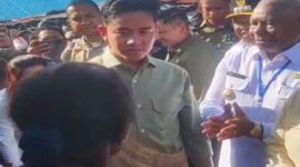 Wakil Presiden Gibran Rakabuming Raka melakukan kunjungan ke Pasar Wosi Manokwari Papua Barat, Wapres di damping Gubernur Papua Barat, Dominggus Mandachan dan Bupati Manokwari, Hermus Indow, Wapres bertemu mama-mama Papua dan mendengarkan keluhan mereka