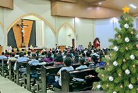 Misa Malam Vigili Natal, di mulai Pukul: 19.00 WIT, atau Jam Tujuh malam, di Pimpin Pastor Sipri Taus. SVD, dengan Koor Penggerak Siswa-Siswi, Suster, Frater dari Seminari Van Diepen Sorong.
