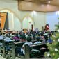 Misa Malam Vigili Natal, di mulai Pukul: 19.00 WIT, atau Jam Tujuh malam, di Pimpin Pastor Sipri Taus. SVD, dengan Koor Penggerak Siswa-Siswi, Suster, Frater dari Seminari Van Diepen Sorong.