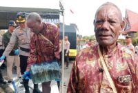 Ketua Lembaga Masyarakat Adat (LMA) Tujuh Suku Teluk Bintuni, Marten Wersin menyampaikan bahwa sebagai Tokoh Masyarakat Adat Tujuh Suku Teluk Bintuni, dirinya menyambut baik dan apresiasi serta  mendukung Pelaksanaan Pemusnaan Barang Bukti berupa Minuman Keras Oleh Pemerintah Daerah dan Polres Teluk Bintuni, jumat(19/12/2025)