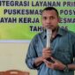 Kepala Puskesmas Bintuni, Yeremia Manibuy pada Lokakarya Mini Lintas Sektoral Puskesmas Bintuni Distrik Bintuni, berlangsung di Ruang Pertemuan Puskesmas, Selasa(23/12/2025). 