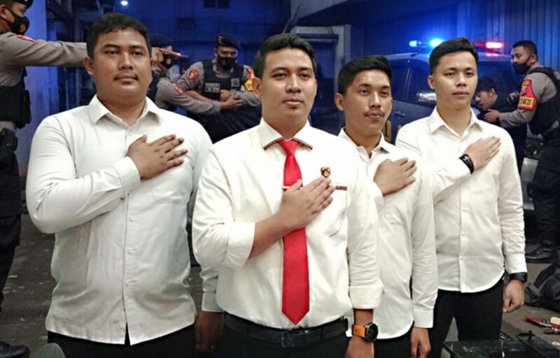 Kasat Reserse Kriminal (Reskrim) Teluk Bintuni, AKP.Boby Rahman didampingi anggota dalam Press Rilis 31 Desember 2025