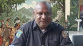 Ketua Lembaga Masyarakat Adat(LMA) Suku Sumuri, Tadius FOssa