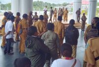Aksi Demontrasi ASN di Kantor Bupati Kabupaten Maybrat. Senin(09/02/2026) 
