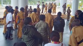 Aksi Demontrasi ASN di Kantor Bupati Kabupaten Maybrat. Senin(09/02/2026) 
