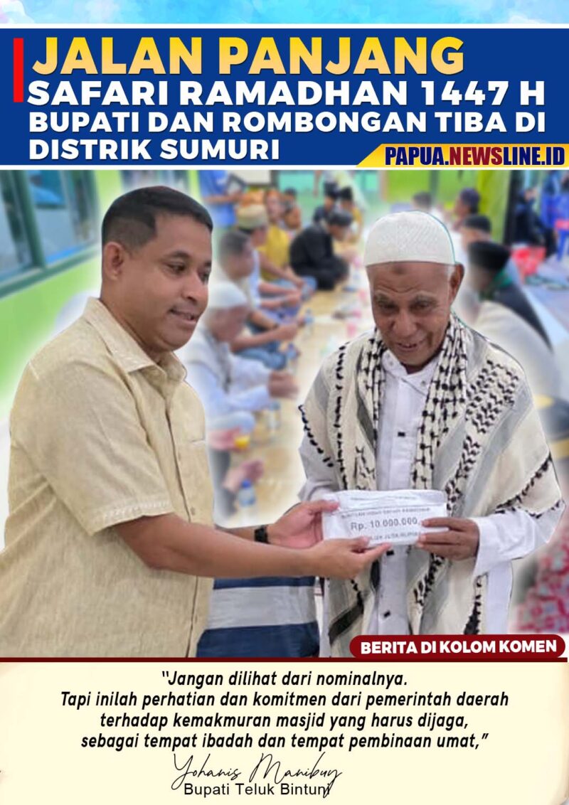 Bupat Yohanis Manibuy juga menyerahkan bantuan operasional masjid kepada pengurusnya