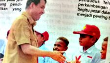 Foto: Buku Refleksi Satu Tahun Kepemimpinan Yohanis Manibuy -Joko Lingara